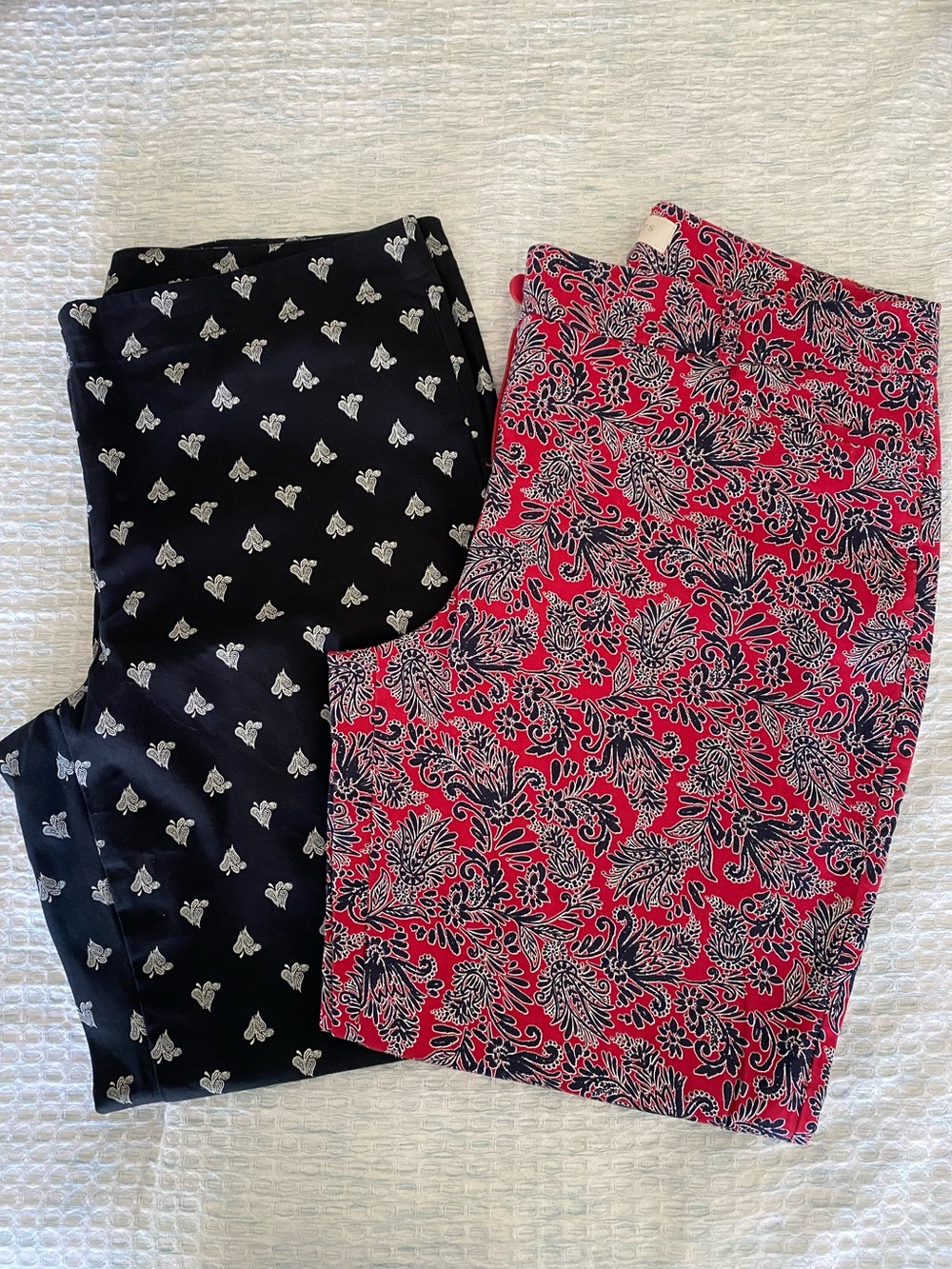 EUC Pair of ankle pants